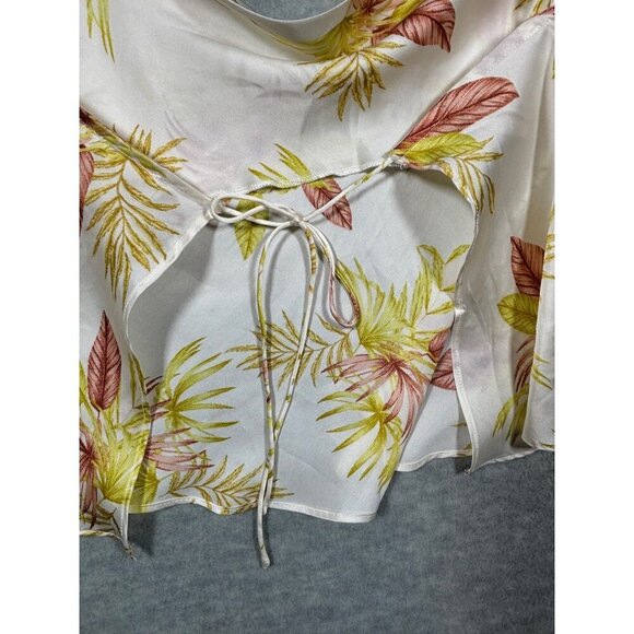 Le Lis Collection Women's Floral Spaghetti Strap Crop Top Sz M Open Back - Picture 2 of 4